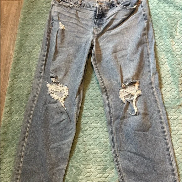 Old Navy boyfriend loose jeans. - Picture 1 of 2